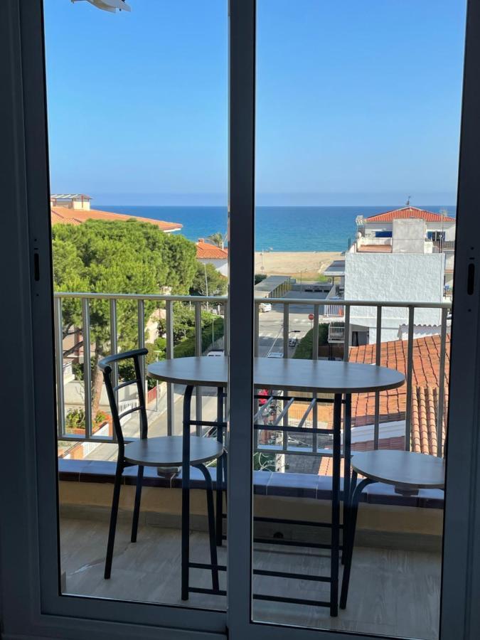 Acogedor Estudio En La Playa, Con Vistas Al Mar, Y Piscina Comunitaria Sant Salvador Luaran gambar